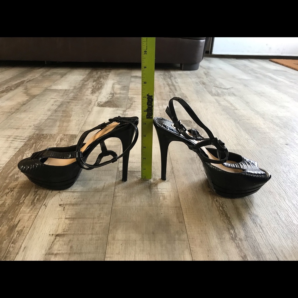 Black Giannni Bini stilettos.